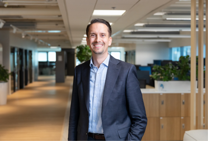 Kokenut asiakaskokemuksen ammattilainen ja Enenton markkinointijohtaja Arto Paukku siirtyi Asiakastiedon maajohtajaksi