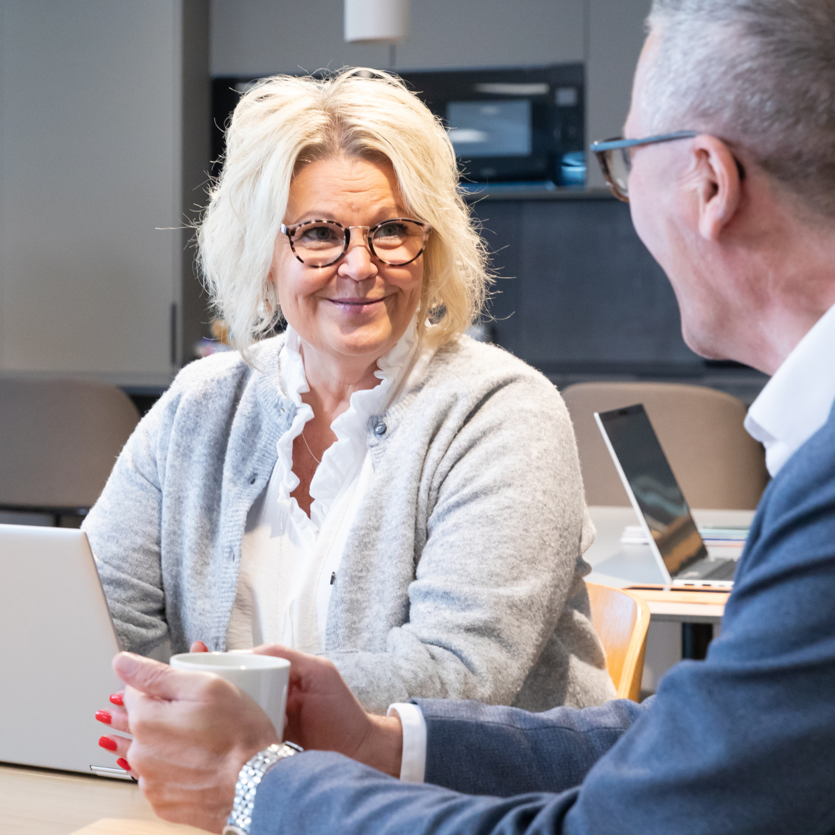 Automatisoi päätöksenteko ja valvonta